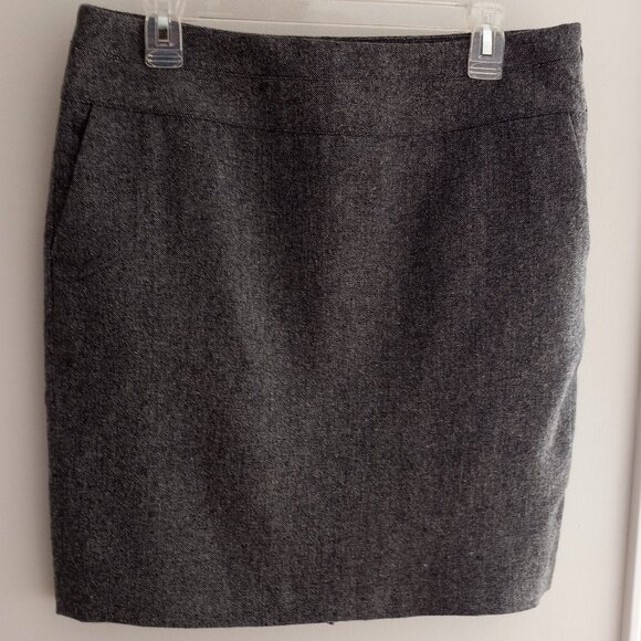'LOFT' Skirt Pencil Mini with pockets Size 10 EUC - Picture 1 of 9